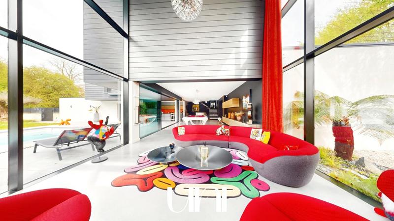 Maison - 316 m² - 8 pièces