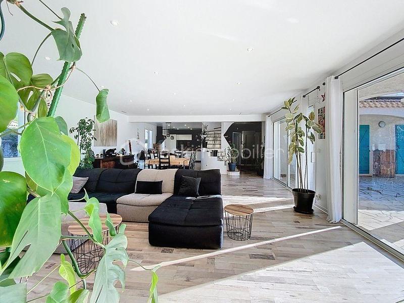 Maison traditionnelle - 180 m² - 6 pièces