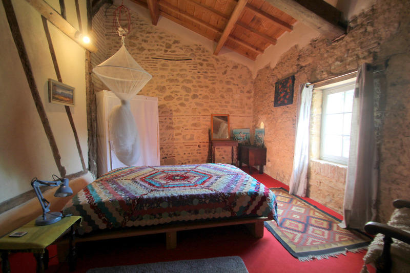 Maison - 334 m² - 7 pièces