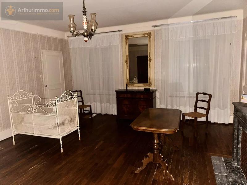 Maison - 400 m² - 12 pièces