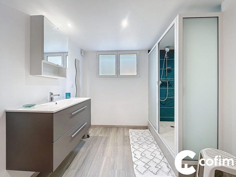 Maison - 185 m² - 6 pièces