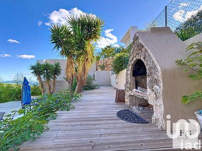 Maison - 94 m² - 4 pièces