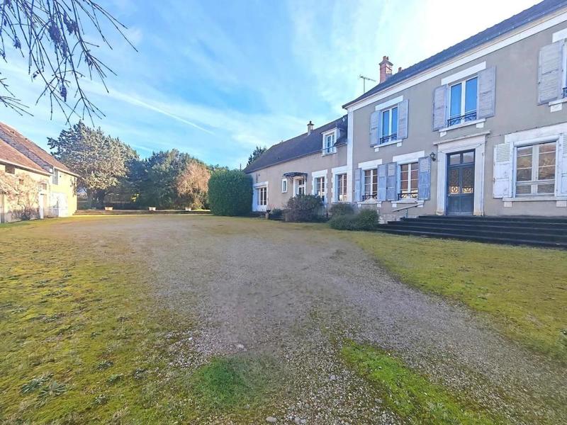 Demeure - 338 m² - 10 pièces