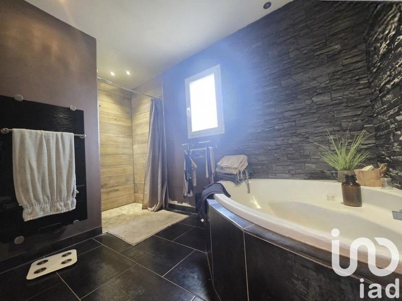 Maison - 140 m² - 6 pièces