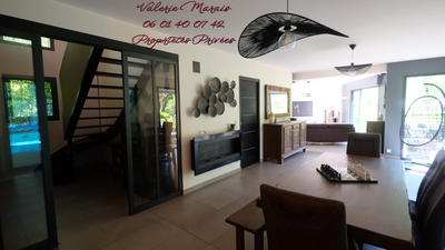 Maison - 230 m² - 6 pièces