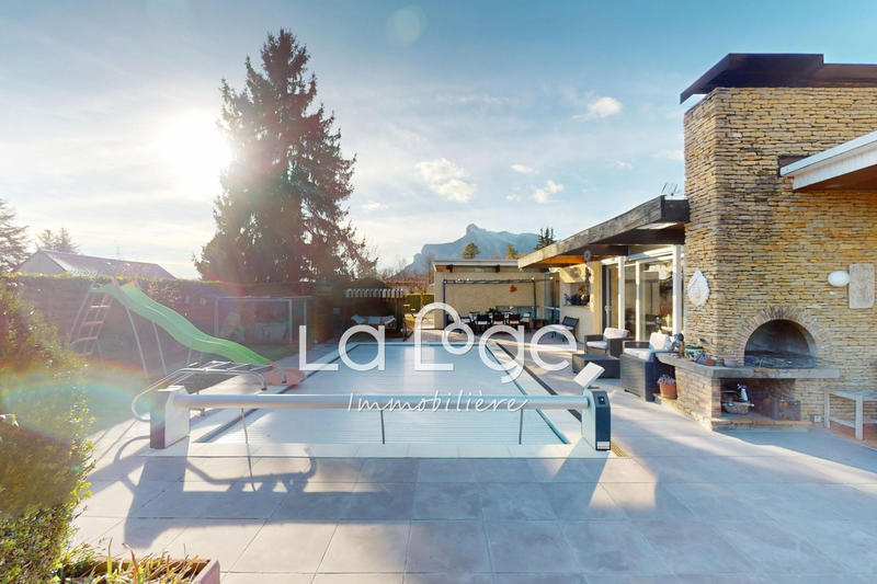 Maison - 160 m² - 4 pièces