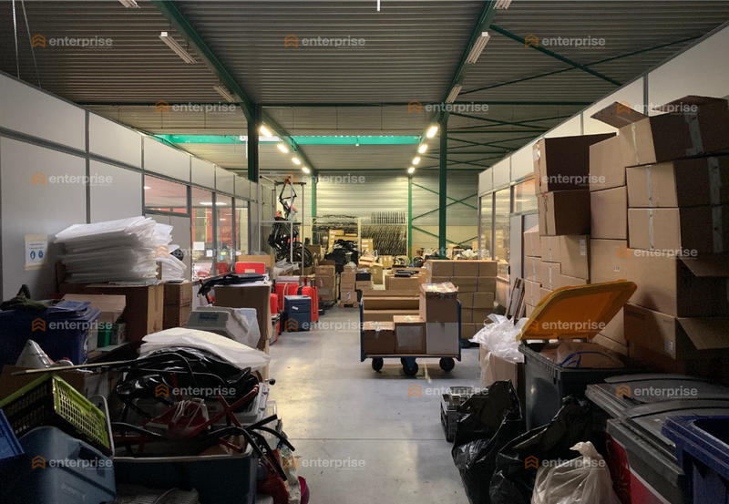 Local d'activité / Entrepôt - 1 215 m²