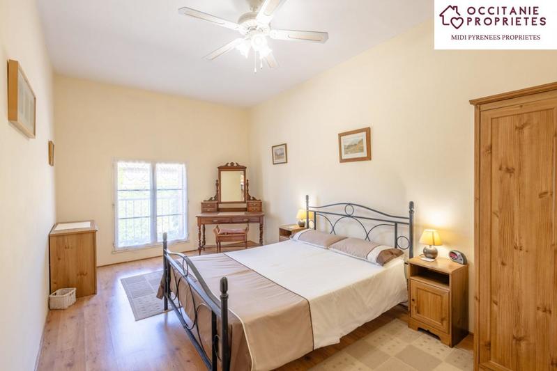 Propriété - 530 m² - 23 pièces