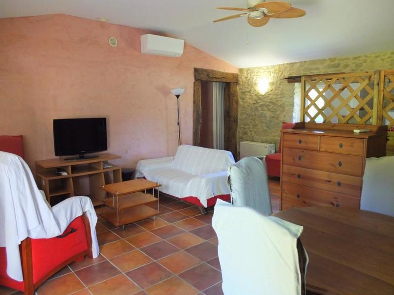 Maison - 1 122 m² - 22 pièces