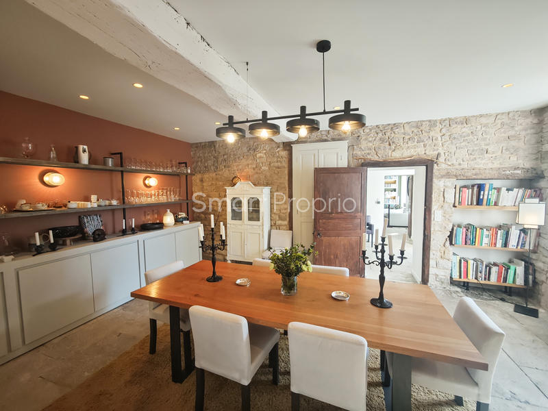 Maison - 300 m² - 9 pièces