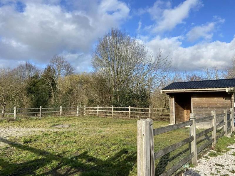 Propriété - 229 m² - 12 pièces