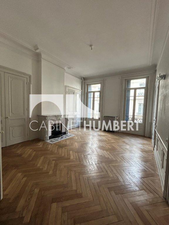 Appartement - 140 m² - 4 pièces