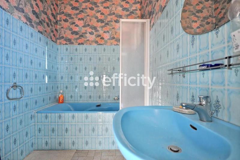 Maison - 90 m² - 5 pièces