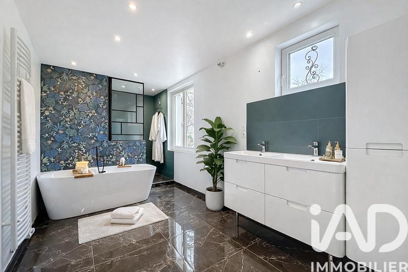 Maison - 122 m² - 5 pièces