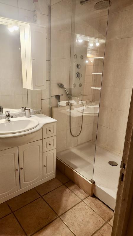 Maison - 335 m² - 12 pièces