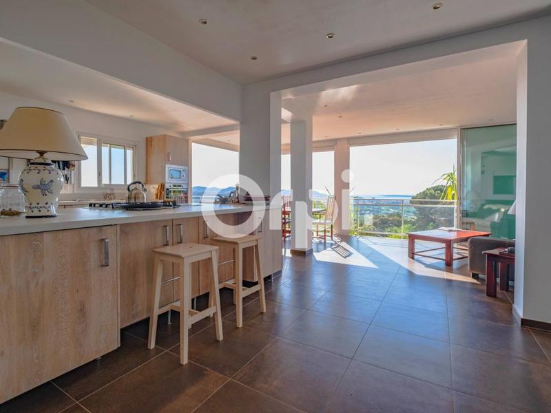 Villa - 260 m² - 5 pièces