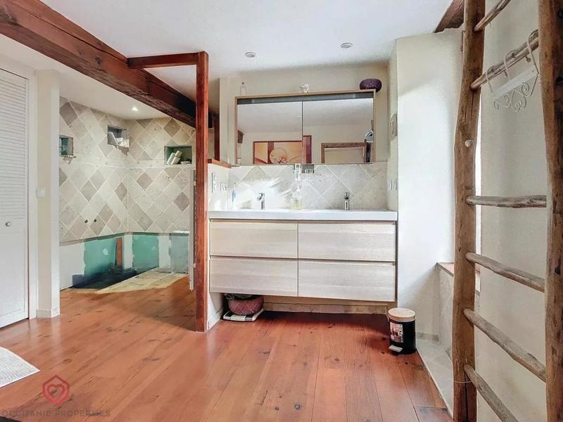 Maison de village - 238 m² - 9 pièces