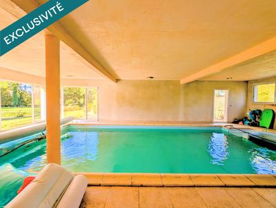 Maison - 237 m² - 9 pièces