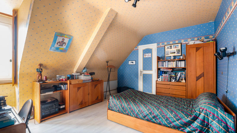 Maison - 325 m² - 7 pièces