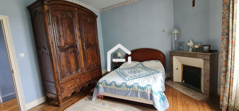 Maison - 210 m² - 8 pièces