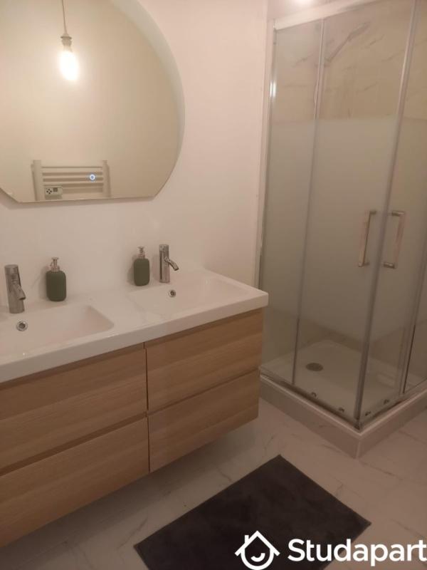 Chambre - 13 m² - 1 pièce