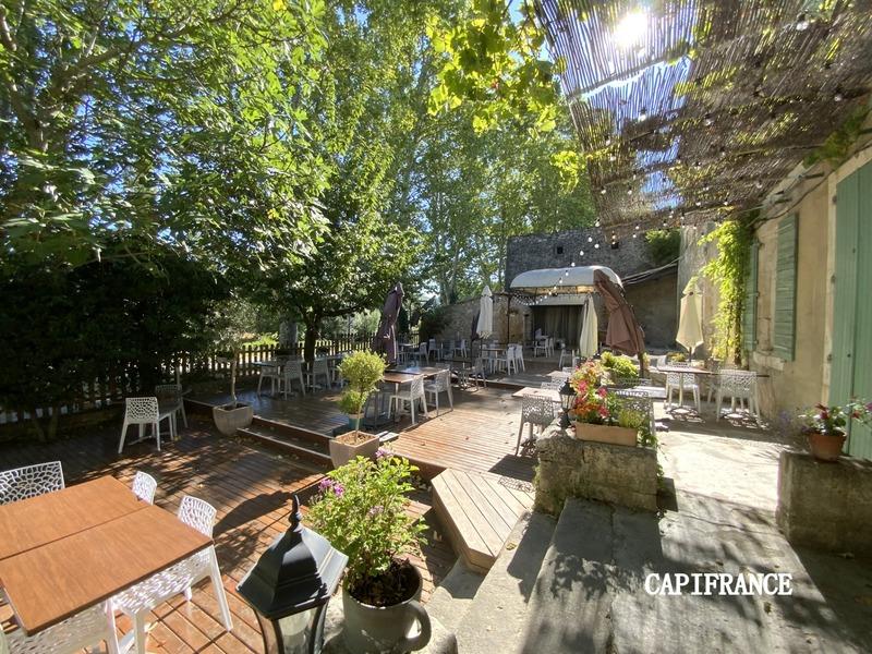 Propriété - 561 m² - 14 pièces