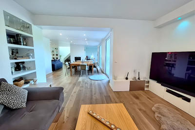 Maison - 214 m² - 9 pièces