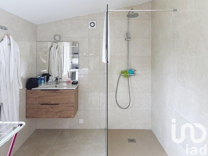 Maison - 205 m² - 6 pièces