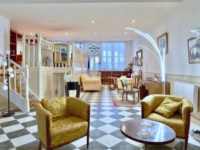 Appartement ancien - 122 m² - 4 pièces