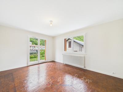 Appartement ancien - 68 m² - 4 pièces