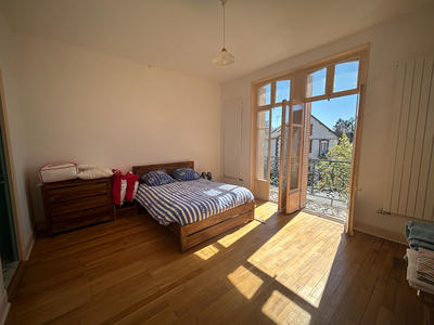 Maison - 311 m² - 12 pièces