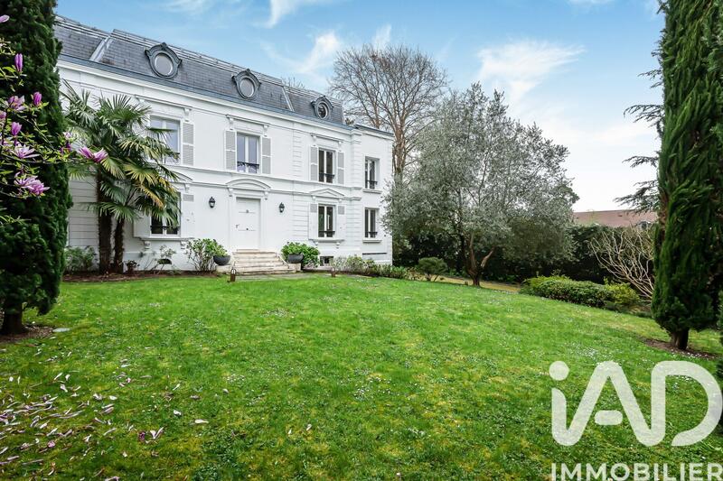 Maison - 304 m² - 10 pièces