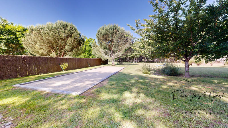 Maison - 347 m² - 13 pièces