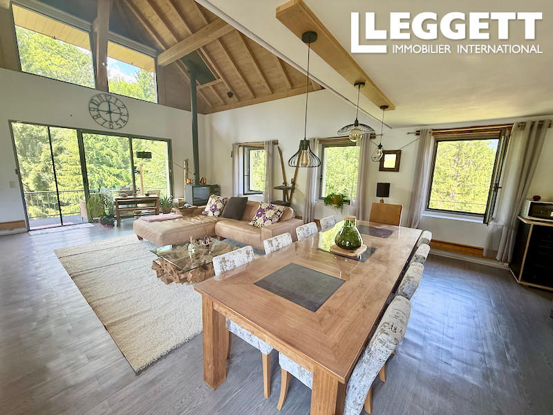 Moulin - 390 m² - 9 pièces