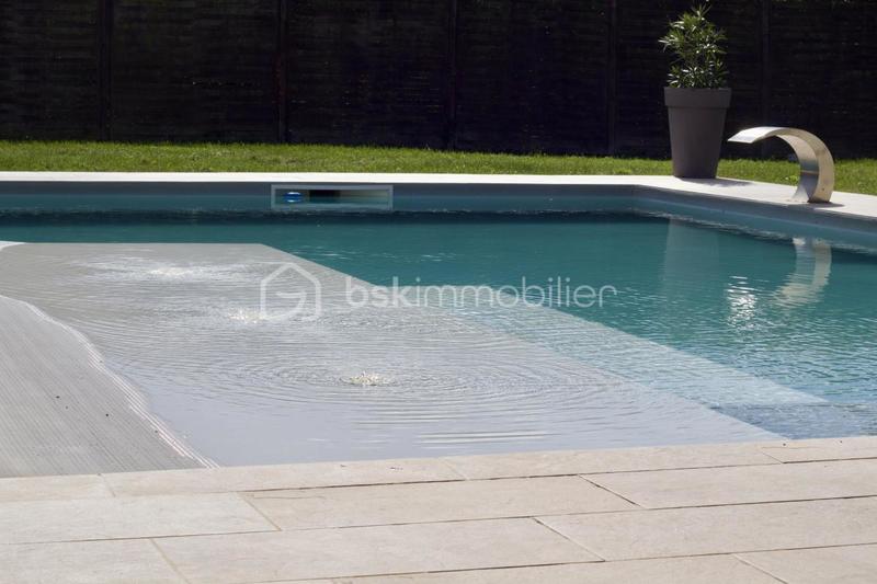 Maison - 217 m² - 8 pièces