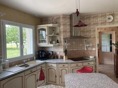 Maison - 222 m² - 9 pièces