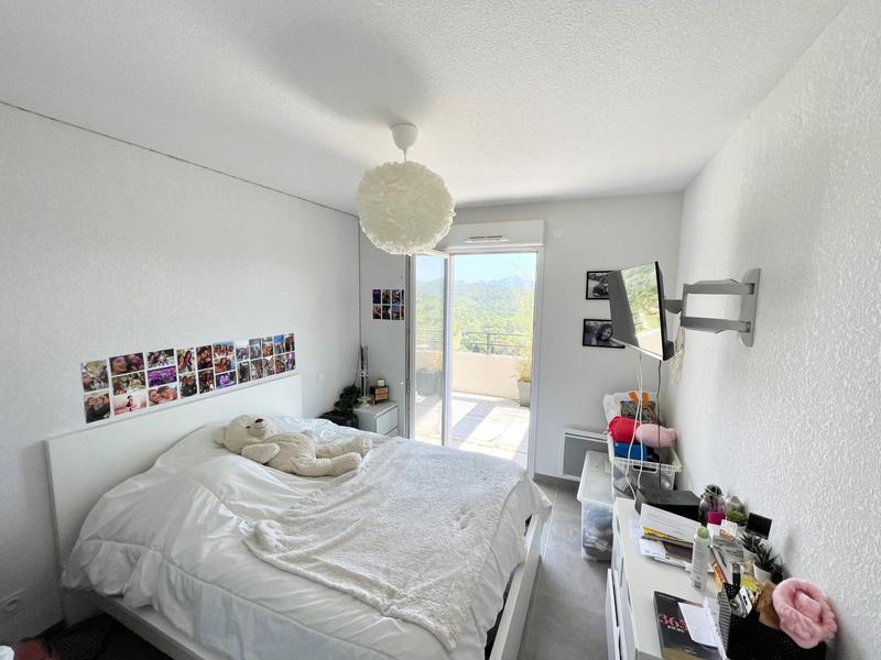 Appartement - 93 m² - 4 pièces