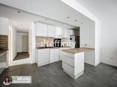 Appartement - 100 m² - 4 pièces