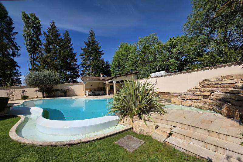 Maison contemporaine - 295 m² - 7 pièces