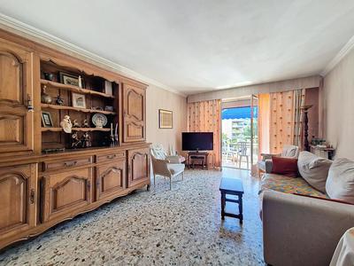 Appartement - 93 m² - 4 pièces