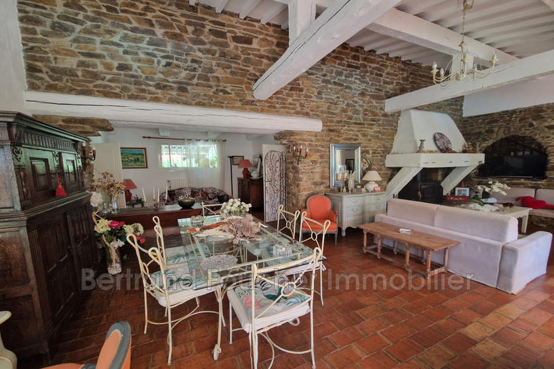 Maison - 279 m² - 14 pièces