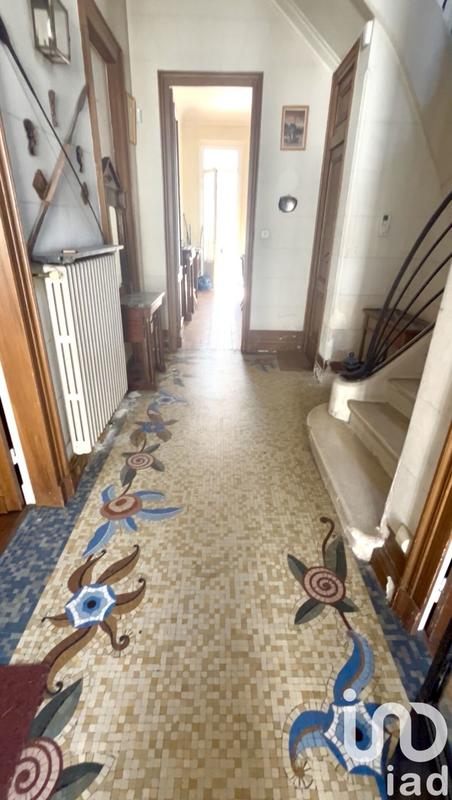 Maison - 227 m² - 9 pièces