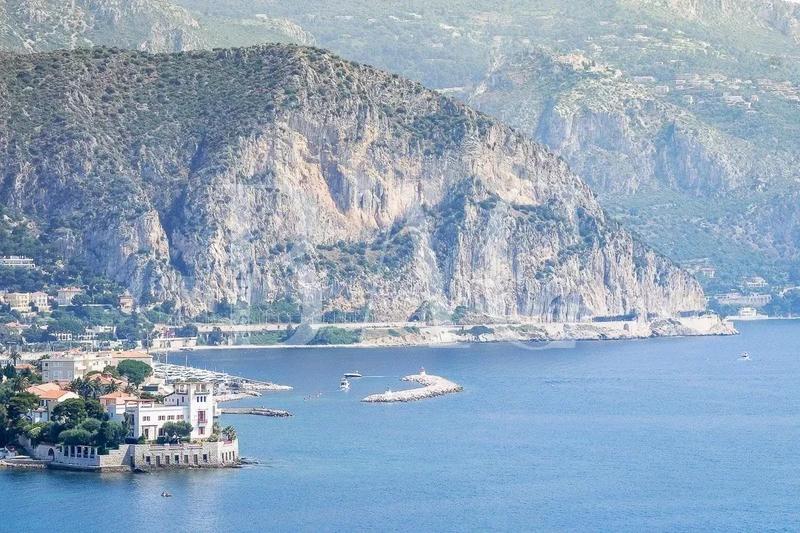 Villa - 375 m² - 12 pièces