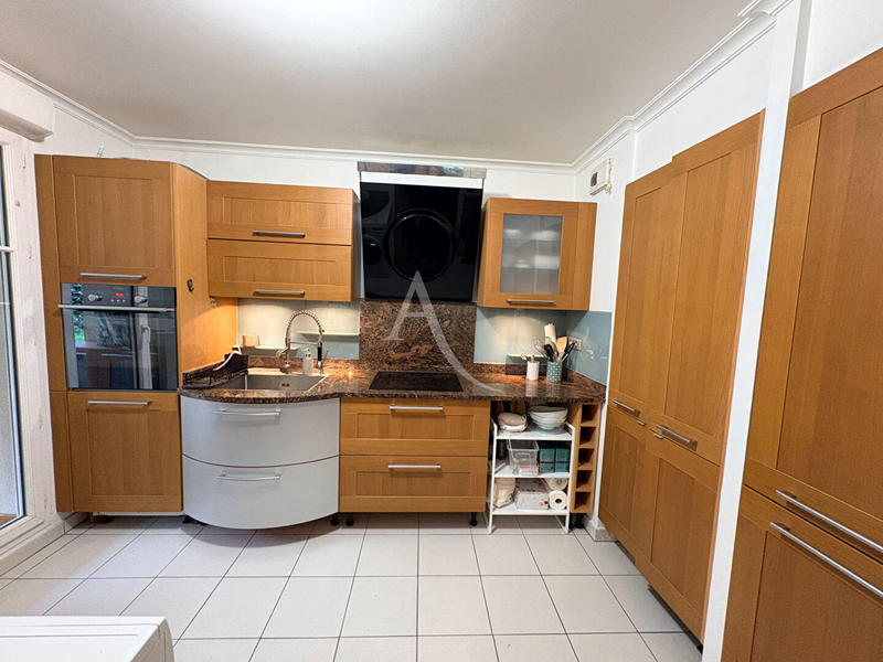 Appartement - 85 m² - 3 pièces