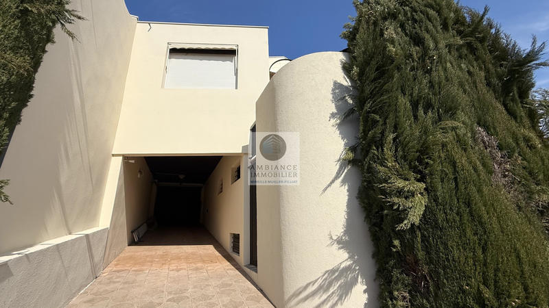 Maison - 215 m² - 6 pièces