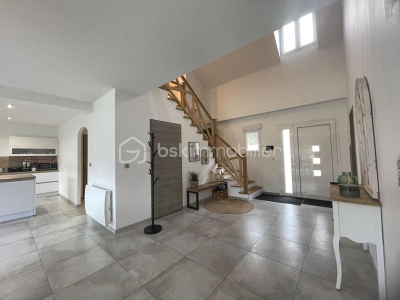 Maison - 222 m² - 7 pièces