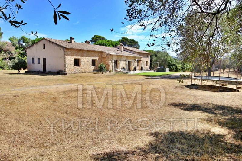 Propriété - 210 m² - 7 pièces