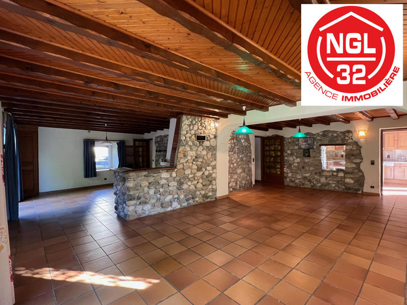 Maison - 340 m² - 8 pièces
