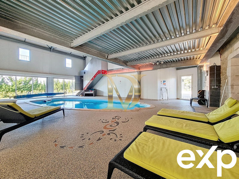 Maison ancienne - 402 m² - 11 pièces