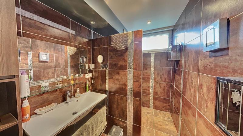 Villa - 180 m² - 7 pièces